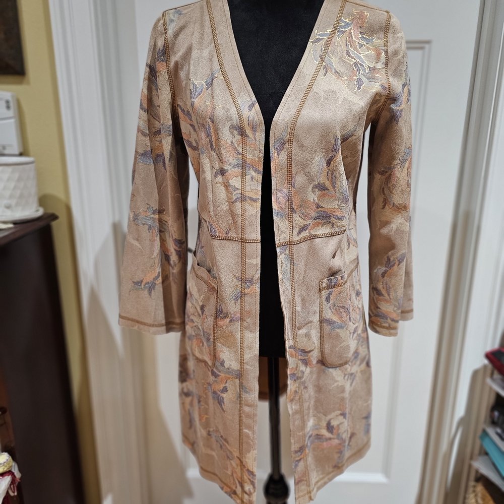 Solitaire Beige Floral Cardigan NWT, Size S